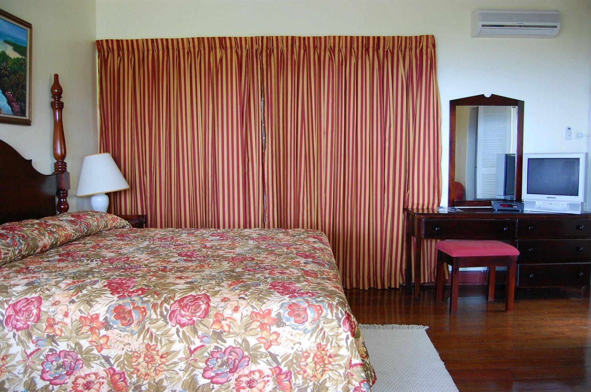 Inn At Shaw Park Gardens & Waterfalls Ocho Rios Esterno foto