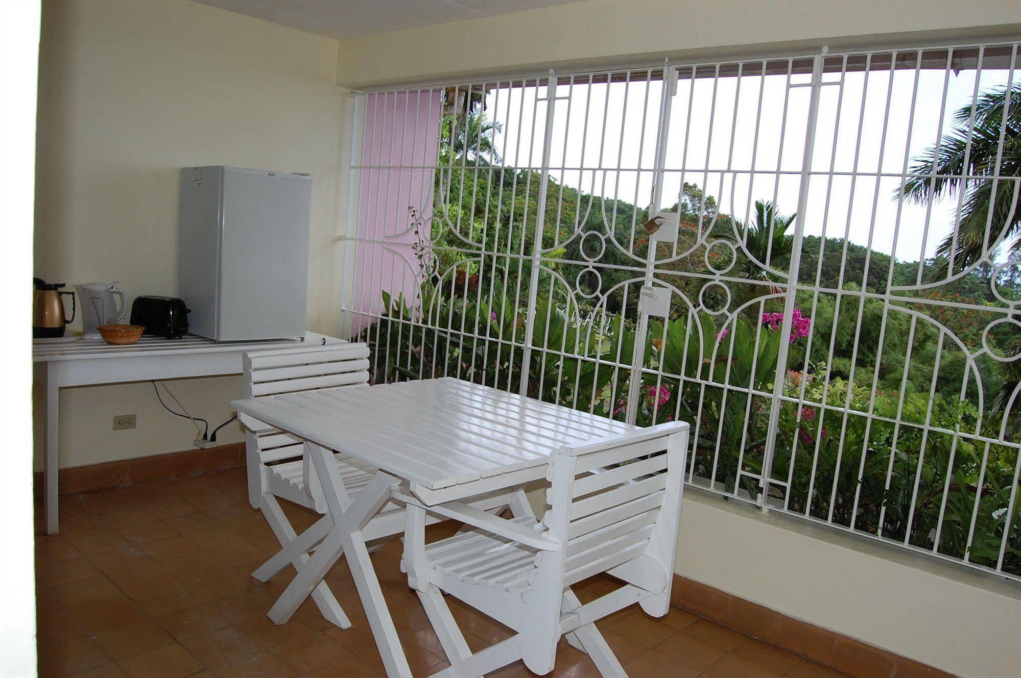 Inn At Shaw Park Gardens & Waterfalls Ocho Rios Esterno foto