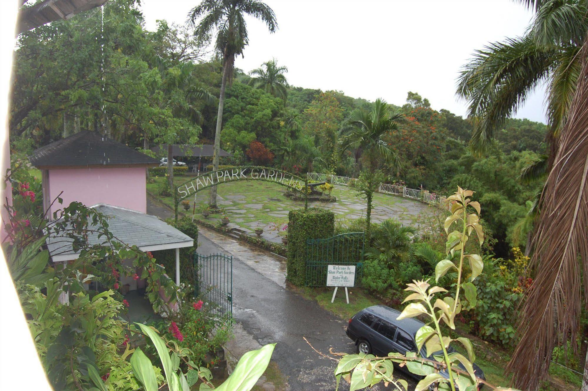 Inn At Shaw Park Gardens & Waterfalls Ocho Rios Esterno foto